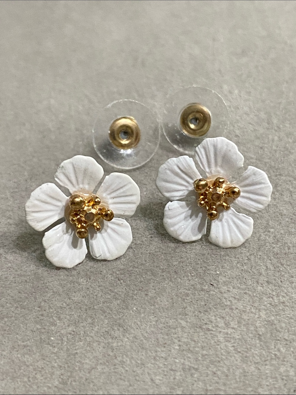 White Floral Stud Earrings with Gold Center